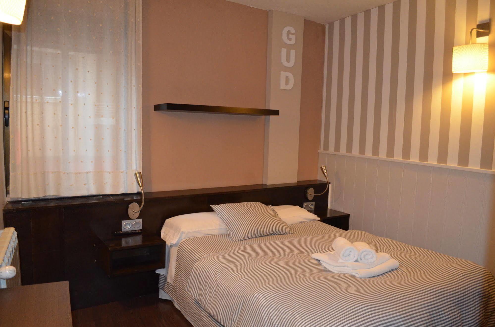 Hostal Gud Salamanca Dış mekan fotoğraf